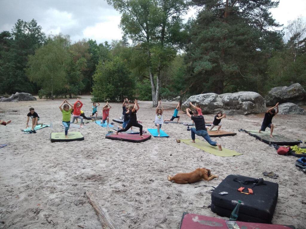 Cours de Yoga à Fontainebleau par Climb With Us